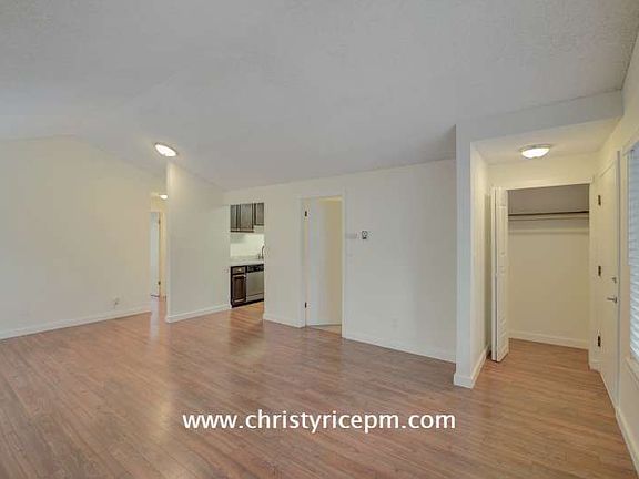 4th image of 2440 140th Ave NE APT 32A