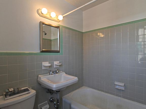 2nd image of 7174 Germantown Ave APT 3