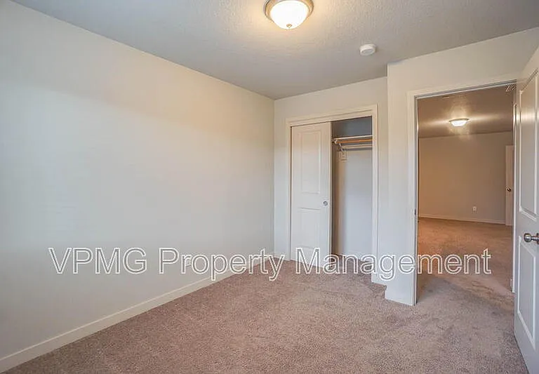 137 N 44th Pl — Photo 27