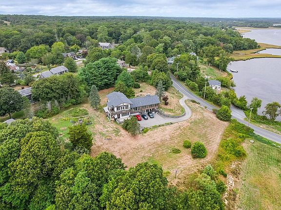2nd image of 225 Hixbridge Rd
