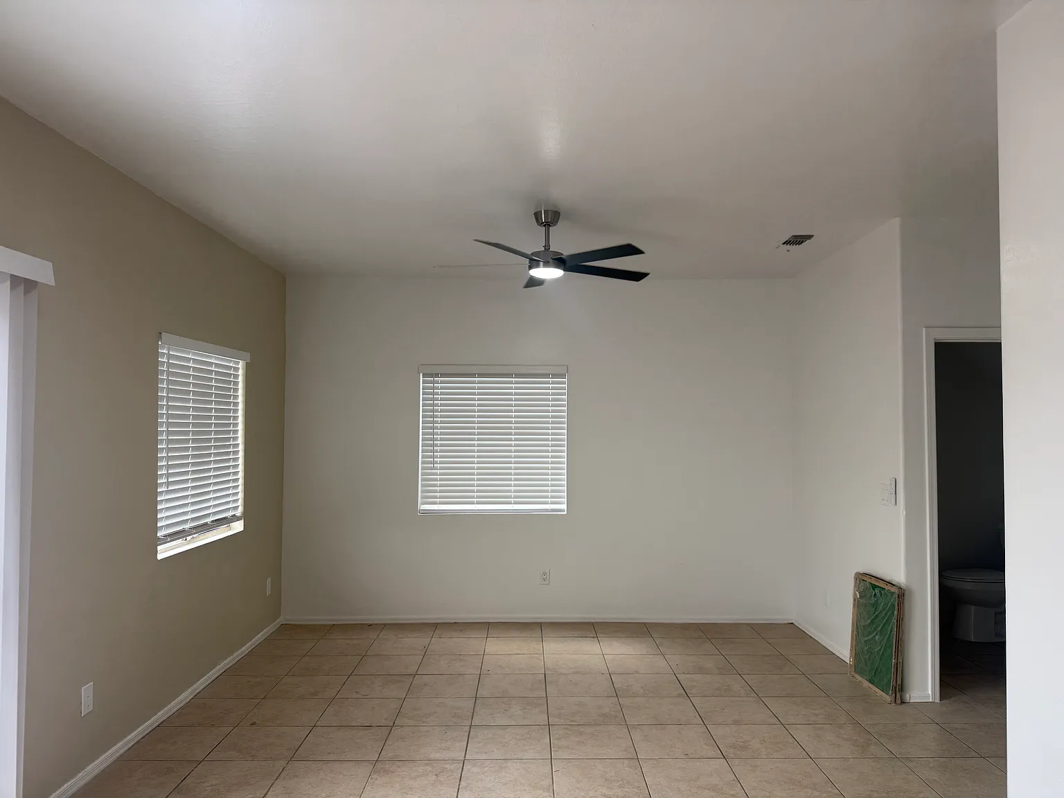 3 bed, 2.5 bath, 1250 sqft, $1,800 — Photo 3