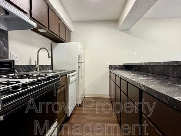 649 S 18th St, Lincoln, NE