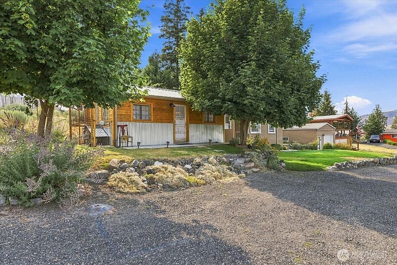 5th image of 810 Spokane Way