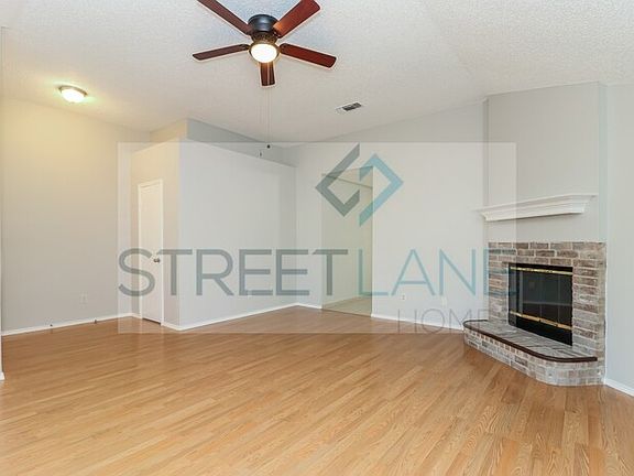 3rd image of 924 Tennessee Trl