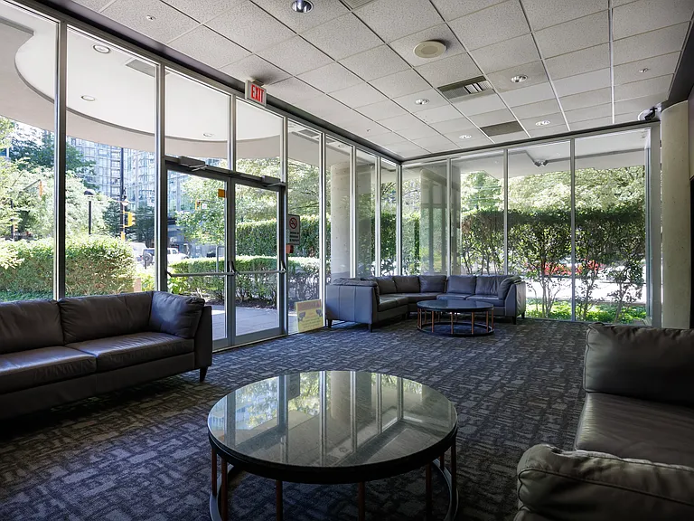 555 Jervis St #304 — Photo 4