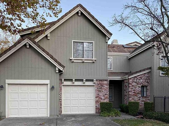 2nd image of 332 S Eagle Nest Ln