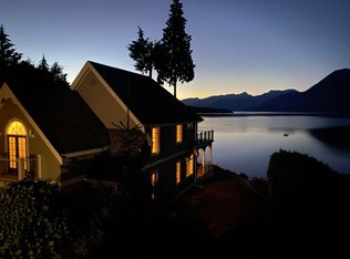 6560 Gale Ave N, Sechelt, BC V7Z 0L1