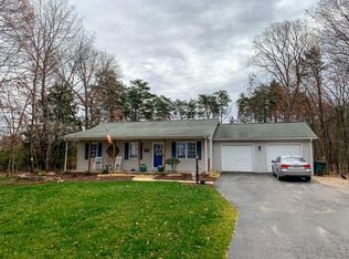 1285 White Oak Cir, Dry Fork, VA 24549