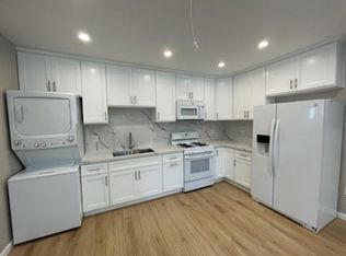 14207 Leadwell St, Van Nuys, CA 91405