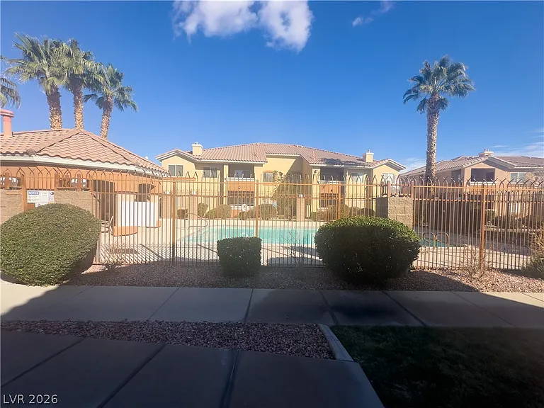 1050 E Cactus Ave #1074 — Photo 16
