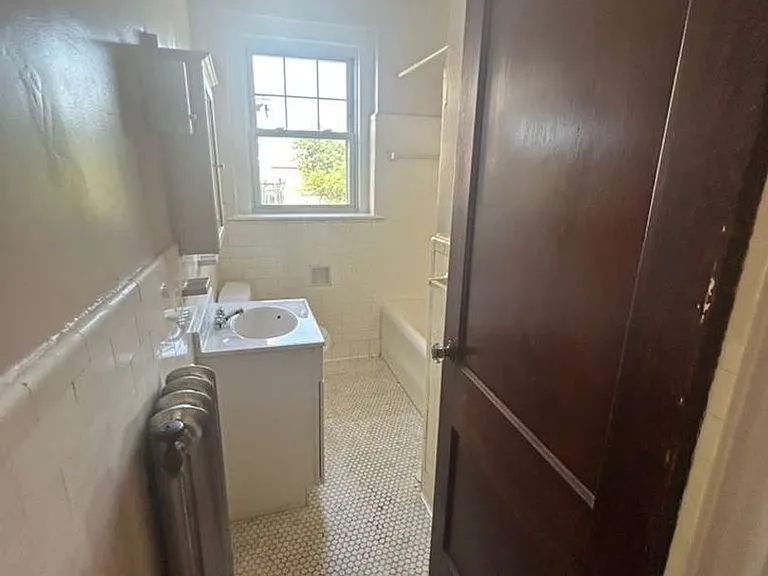 182 Elm St — Photo 16