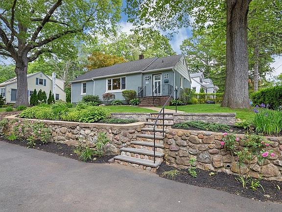 5th image of 39 Woodland Dr