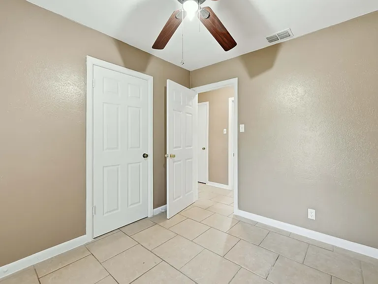 1110 Shephard Dr — Photo 15