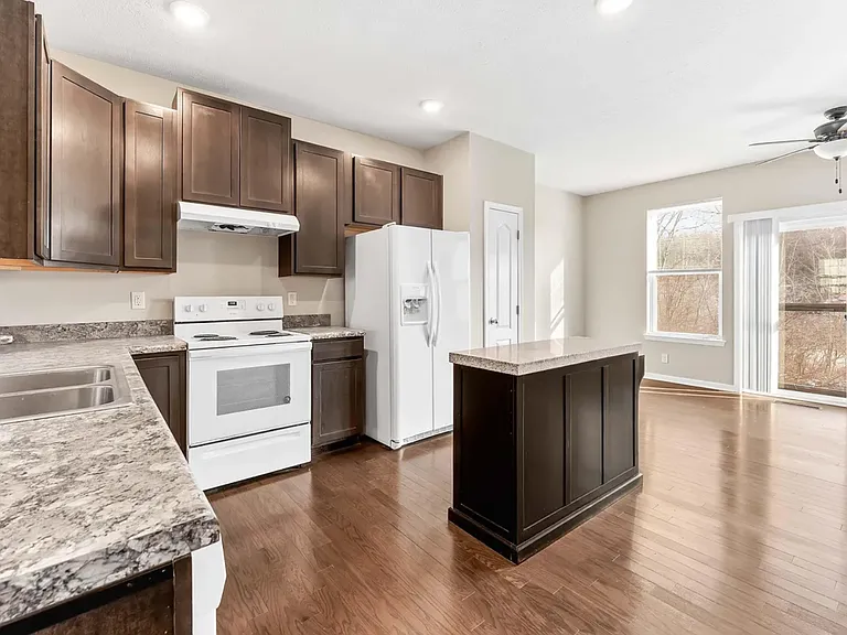 138 Inlet St — Photo 4