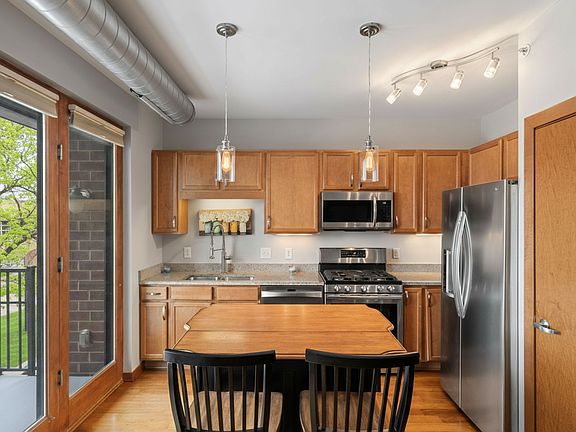 4th image of 15 E Franklin Ave APT 330