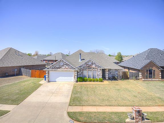 3rd image of 605 N Ponderosa Way