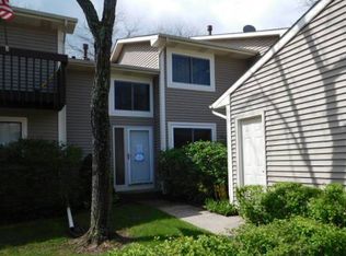 145 Brandywine Ct, Vernon Hills, IL 60061