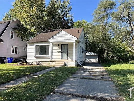3 bed, 1060 sqft, $1,300 — Photo 3