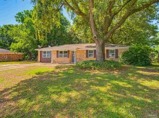 5517 Woodcrest Dr, Milton, FL 32583