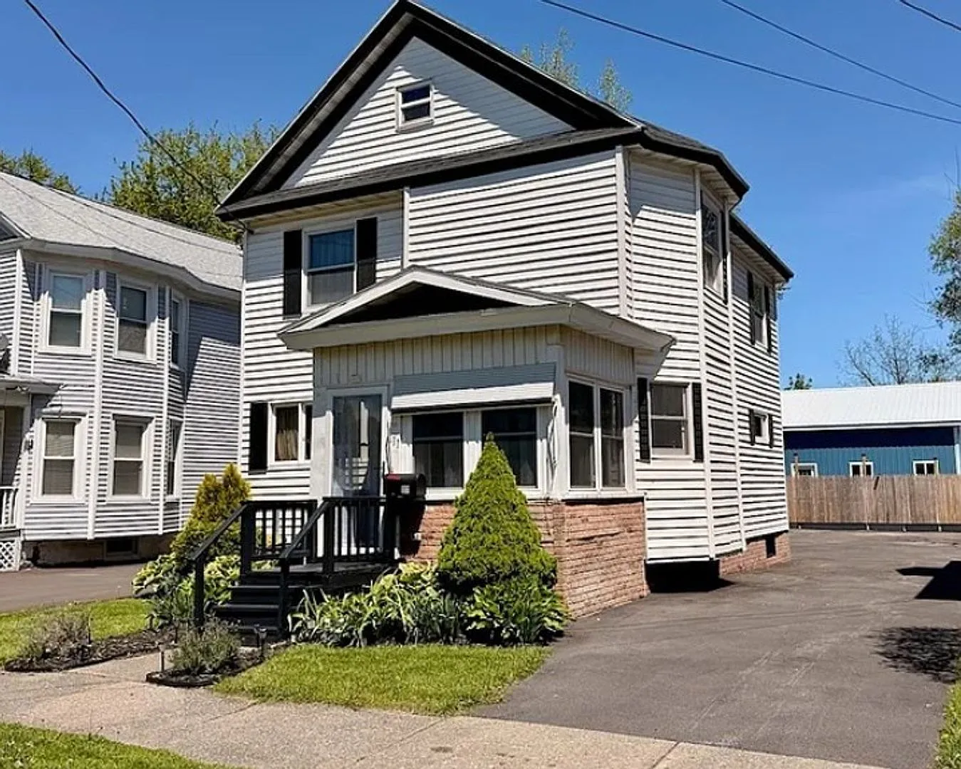 Exceptional 3 bdrm/1.5 ba Home!! Beautifully cared for! — Photo 1