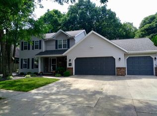 604 Windmill Dr, Kimberly, WI 54136