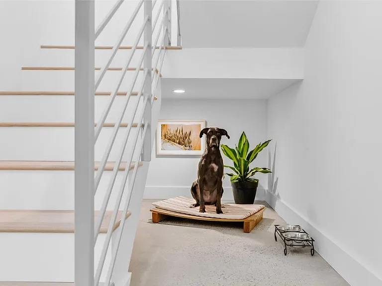 1825 E 38th Ave — Photo 32