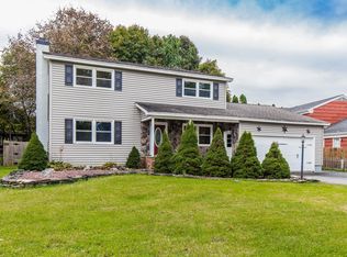 132 Butterfield Cir, North Syracuse, NY 13212