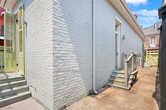 1300 Chartres St — Photo 21