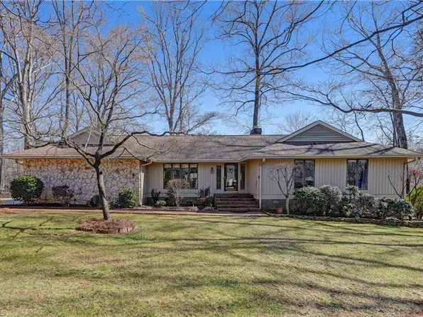 305 Susanna Dr, Kernersville, NC 27284