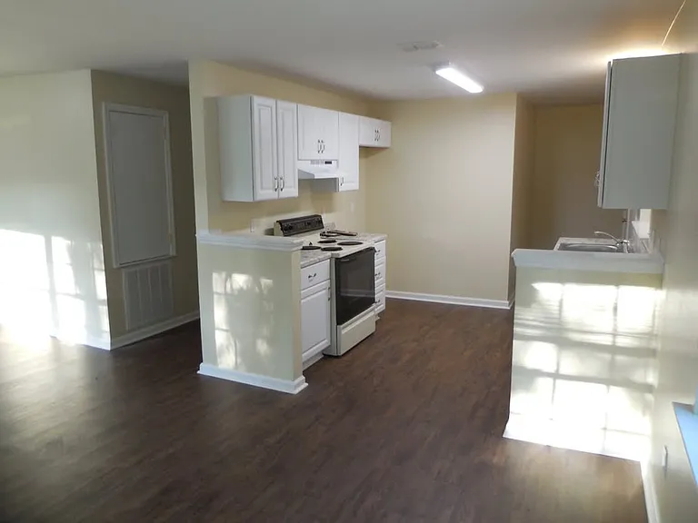 401 SE Short St — Photo 4