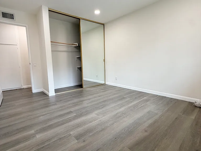 24167 Kittridge St — Photo 12