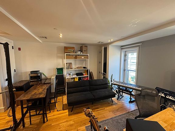 4th image of 1079 Fulton St #4B