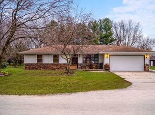 11679 Cedarbrook Rd, Roscoe, IL 61073