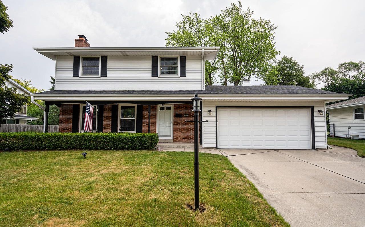 2003 Manhattan DRIVE, Waukesha, WI 53186 MLS 1837241 Zillow