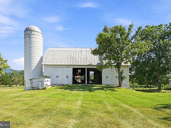102nd image of 625 Riverbend Rd