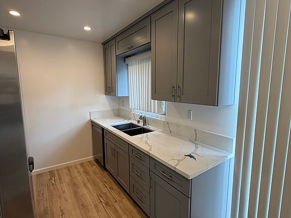 2nd image of 1231 N Genesee Ave APT 1
