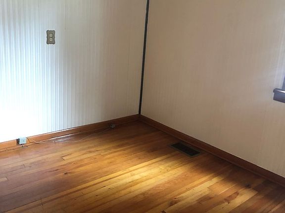 3rd image of 1018 S Aldrich St