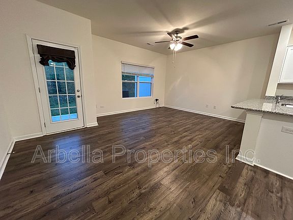 4th image of 1077 Hammett Rd