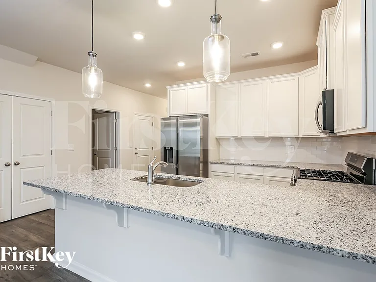 415 Stonefence Dr — Photo 6