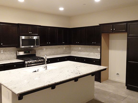 4th image of 3422 Amanecer Ave