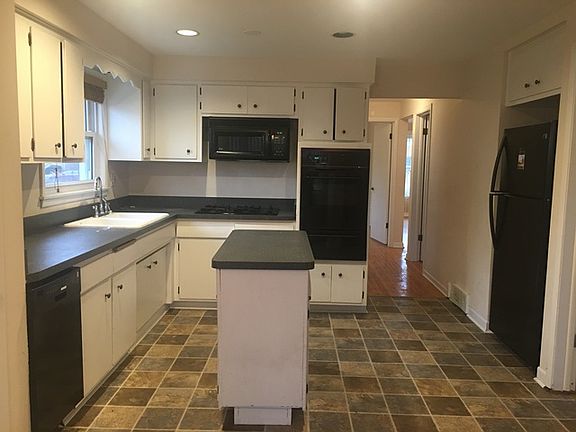 5th image of 10847 S Rockwell St