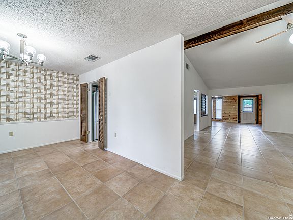 5th image of 6402 FOX GLEN ST