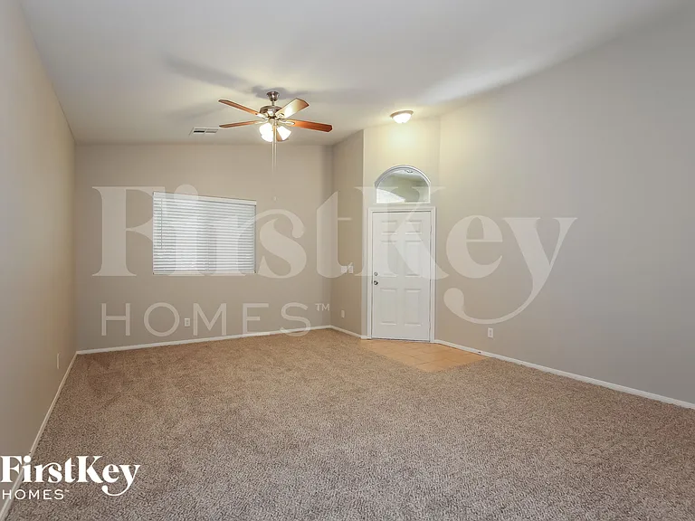 609 Fiesta Del Rey Ave — Photo 3