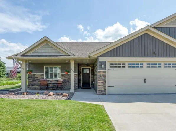 1273 Parkland Dr, Chippewa Falls, WI 54729