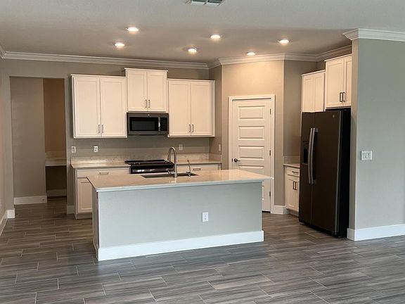 5th image of 9758 Campanula Ct #1