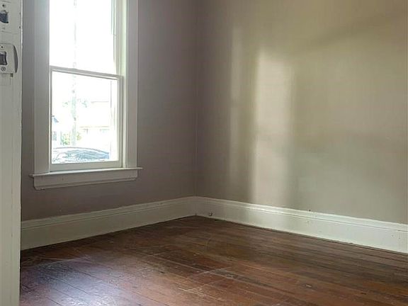 2nd image of 2314 N Oakley St