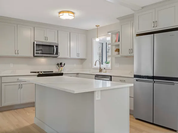 417 John St, Hopkins, MN 55343