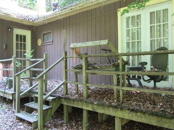 2nd image of 480 Wisteria Ln