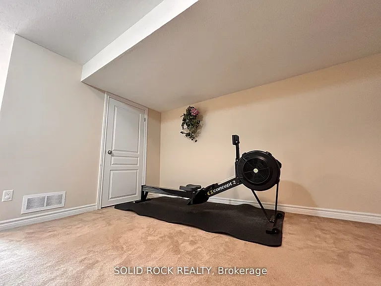 66 Madelon Dr — Photo 35