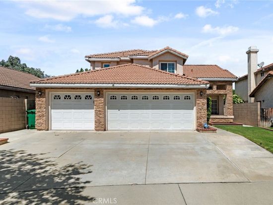 378 Hobart Cir, Corona, CA 92879